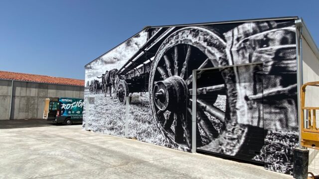 8d595a53-a0f0-4025-ad8b-f0682172324a